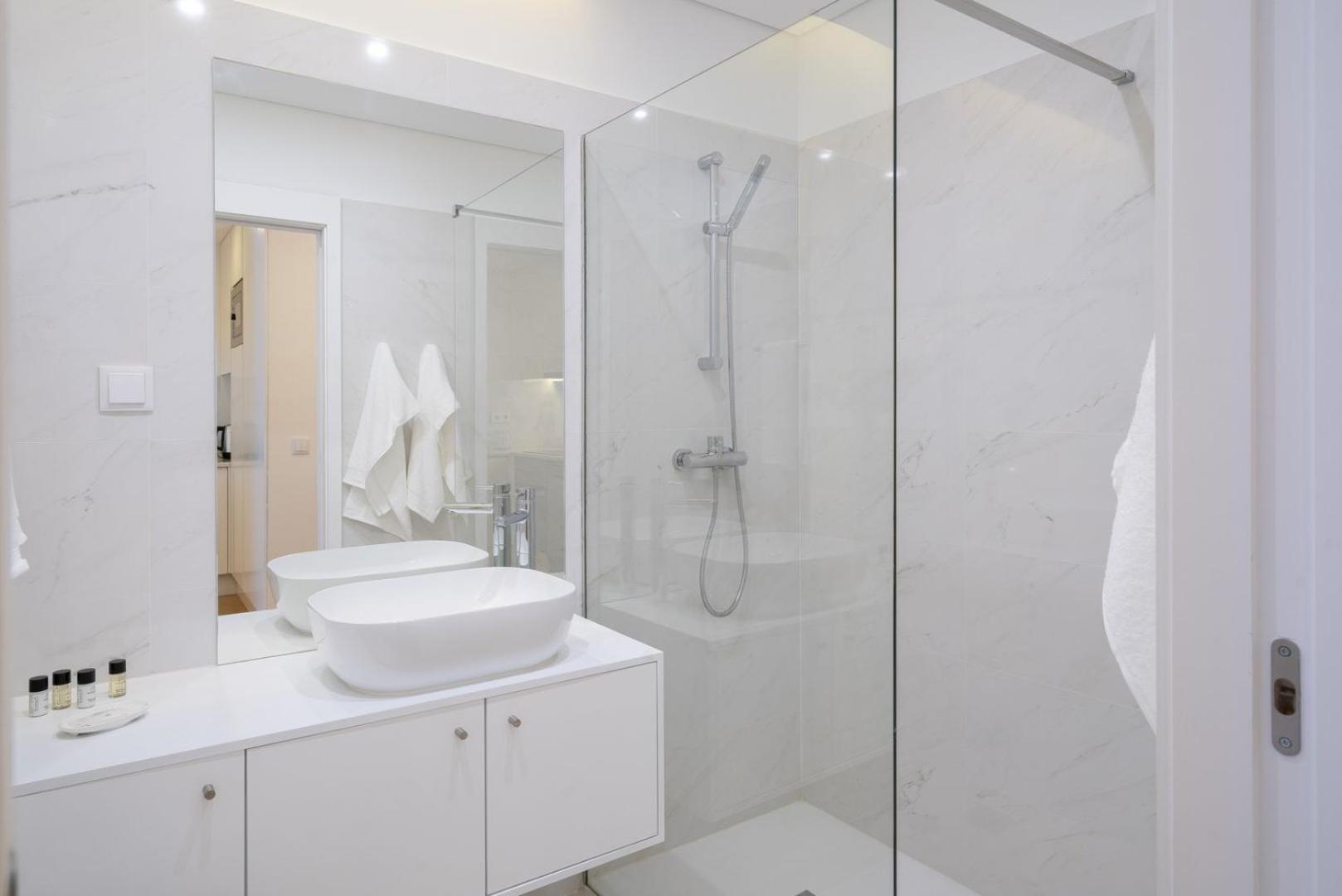 Guestready - Modern 2-Bedroom Apt In Cedofeita OOporto Esterno foto